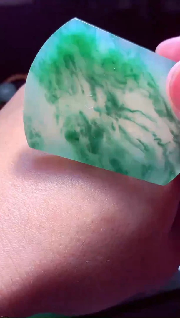 未镶嵌定制翡翠有***?翡翠毛货定制