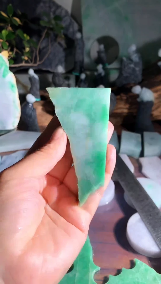 【闪购商品】翡翠吊坠(不含链)未镶嵌D82