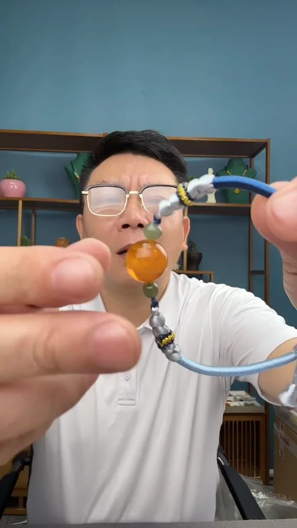 未镶嵌琥珀裸石51（有瑕介意勿拍）