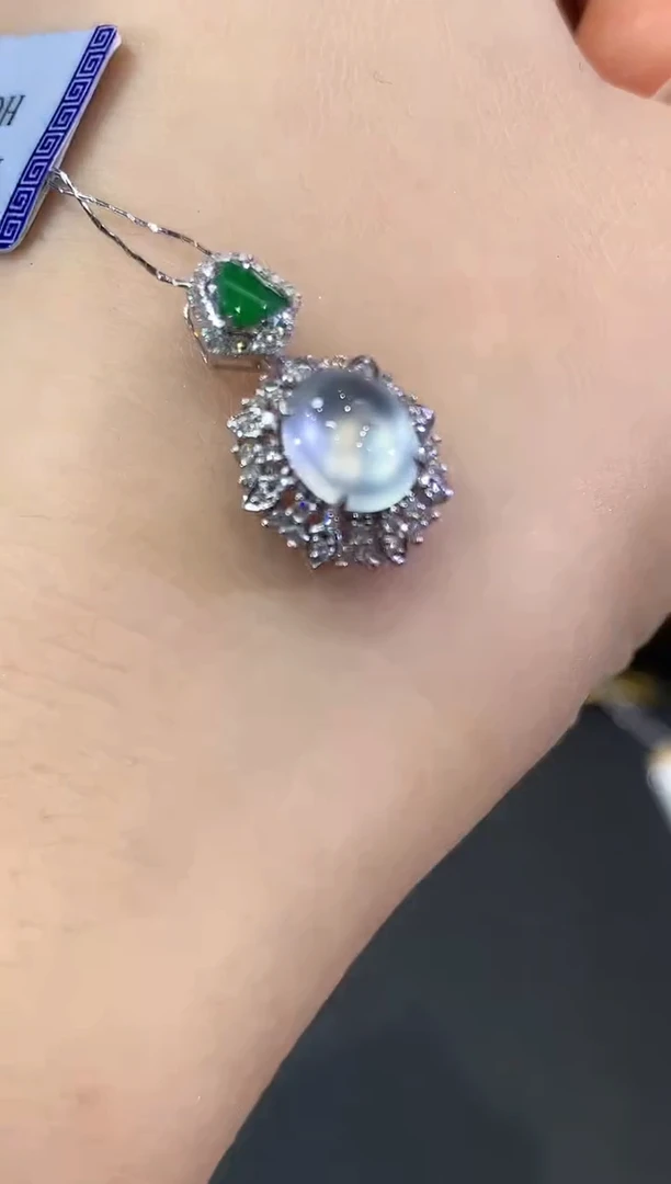 吊坠(不含链)18K金镶嵌翡翠B55 多样性一件发货