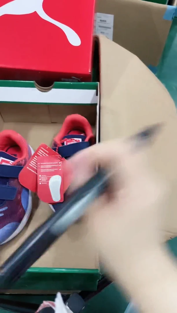 彪马时尚运动休闲鞋28M   L261