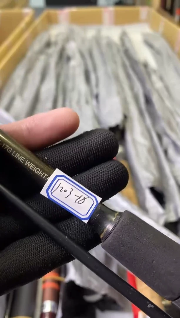 路*里钓鱼竿孤品微瑕疵+10元发顺丰