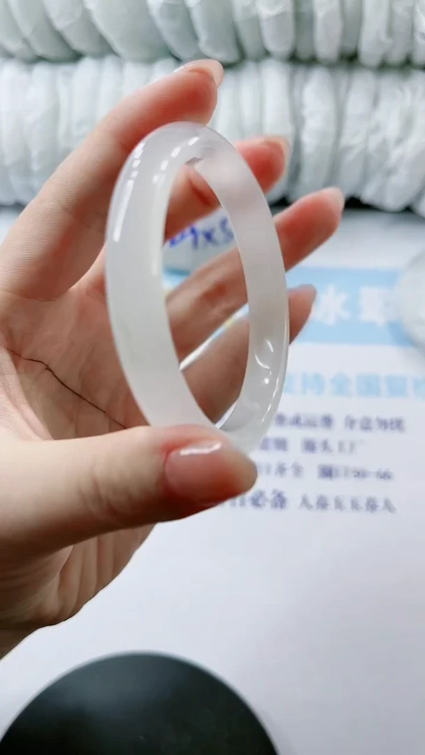 【闪购商品】石英质玉手镯未镶嵌多样性发货L74