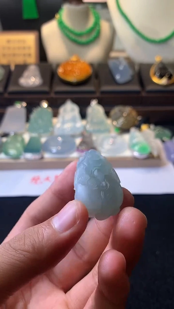 未镶嵌定制翡翠大****人  S毛货不退不换