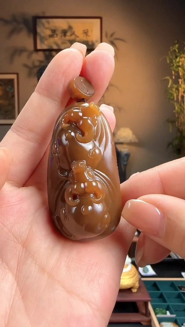 未镶嵌和田玉挂件老料红糖双牛m23