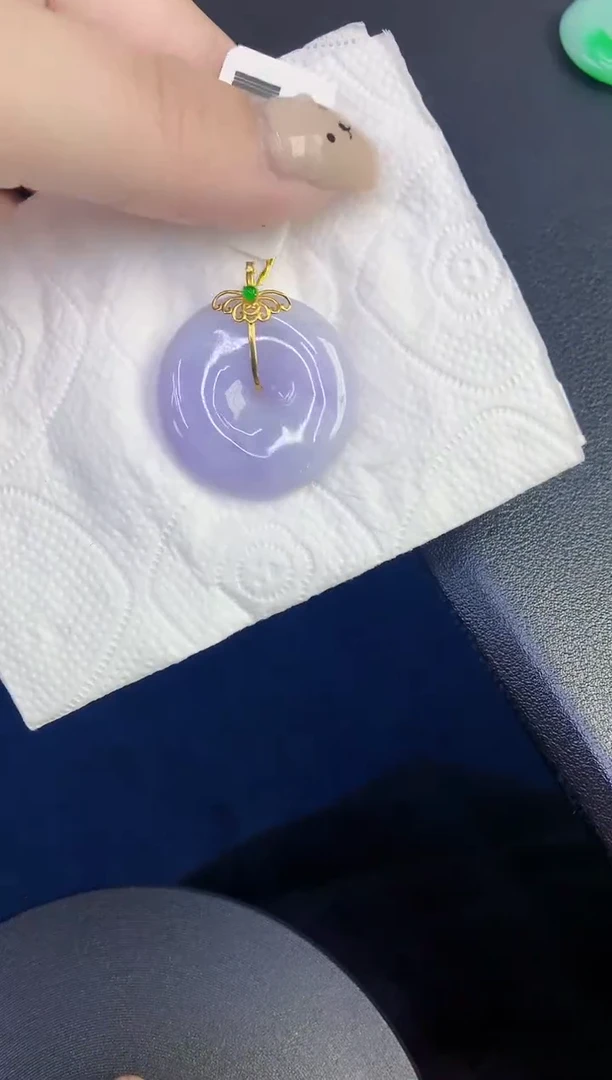 颈饰18K金镶嵌翡翠缅甸天然翡翠A货