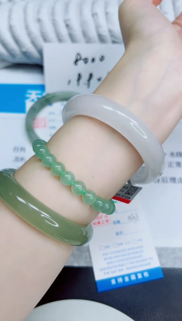 未镶嵌手镯石英质玉65/56