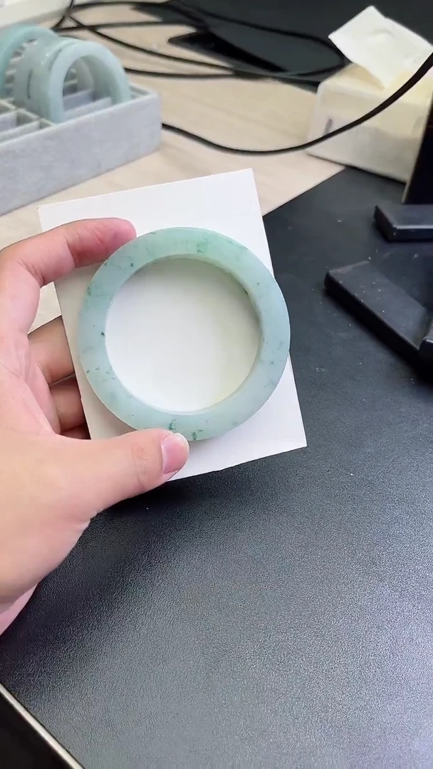 未镶嵌手镯定制翡翠彼***开定制