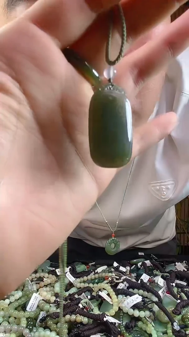 和田玉未镶嵌颈饰多样性发货，拍一发一