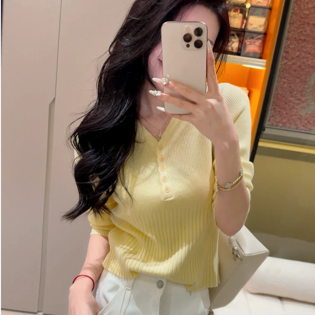 春秋别致V领针织打底衫修身显瘦薄款收腰高级感毛衣2025新款上衣