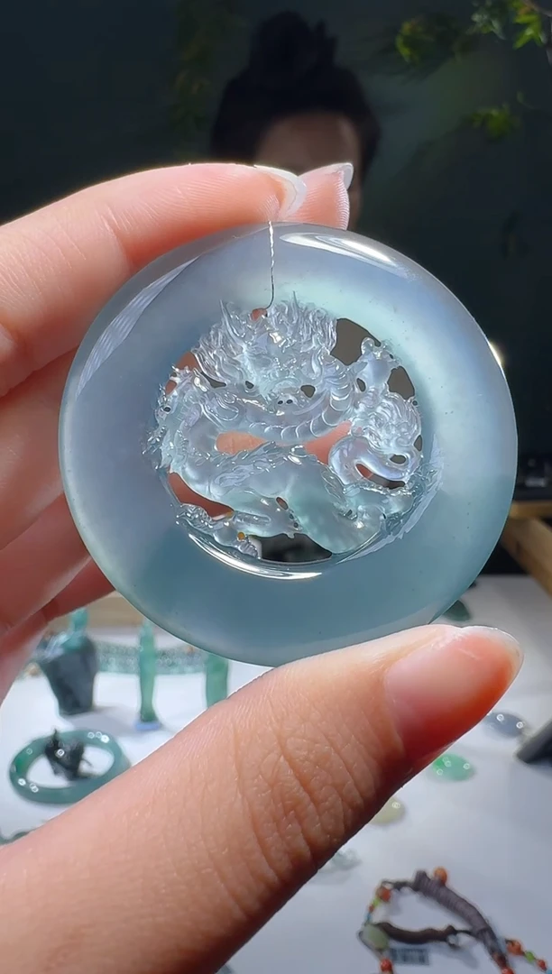 【闪购商品】翡翠颈饰未镶嵌            