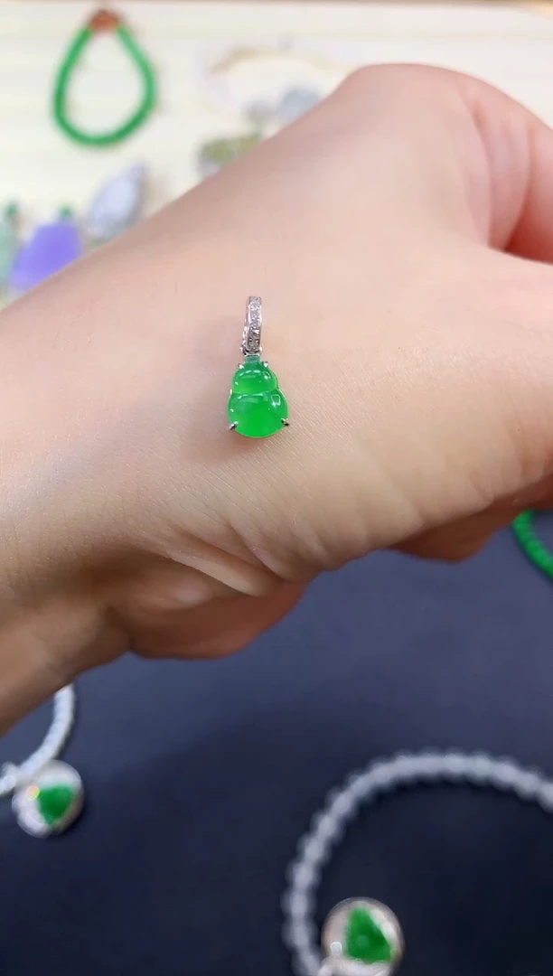 翡翠18K金镶嵌吊坠(不含链)葫芦|1380+0多样性发其一