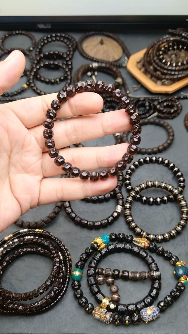 【闪购商品】椰蒂吊坠8*7无相35颗精挑手持