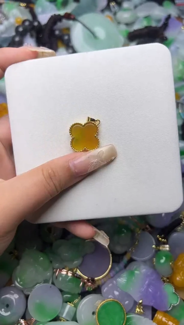 翡翠未镶嵌颈饰天然缅甸翡翠吊坠