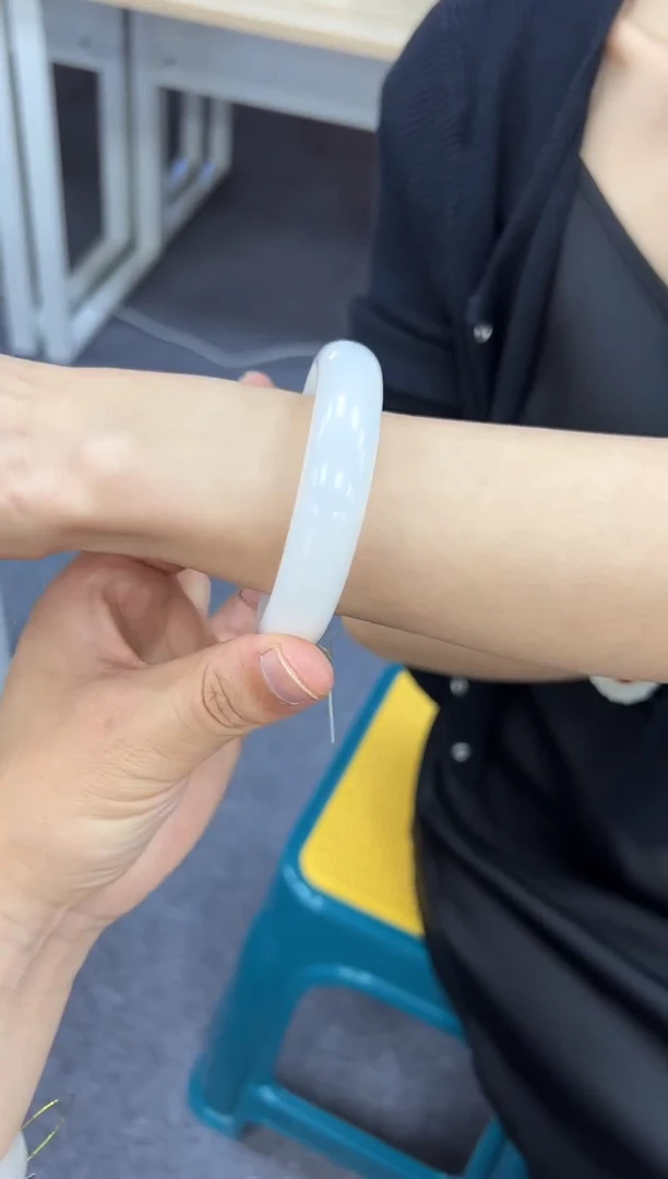 未镶嵌手镯和田玉野牛沟60  009