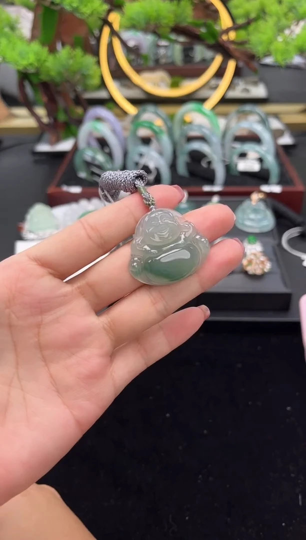 颈饰未镶嵌翡翠吊坠