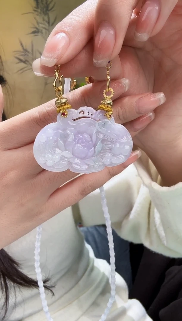 颈饰未镶嵌翡翠吊坠