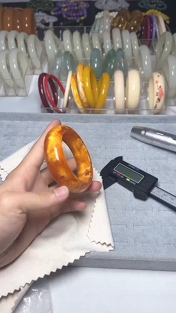 【闪购商品】琥珀手链未镶嵌手镯