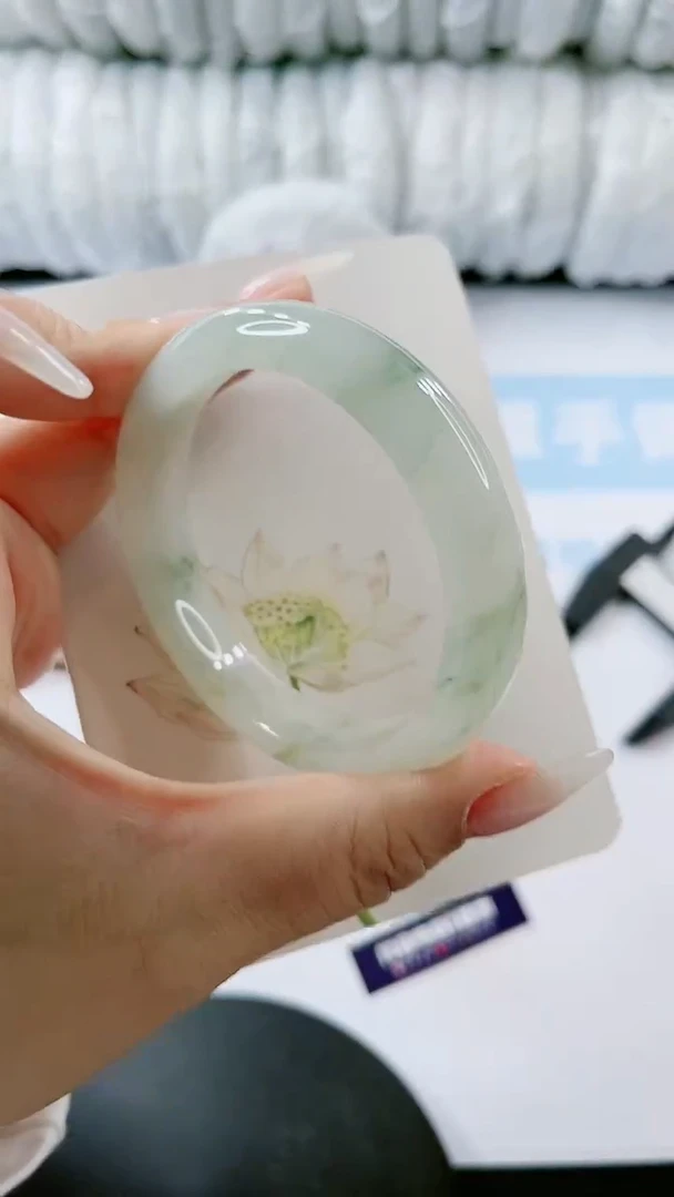 【闪购商品】石英质玉手镯未镶嵌多样性发货V396