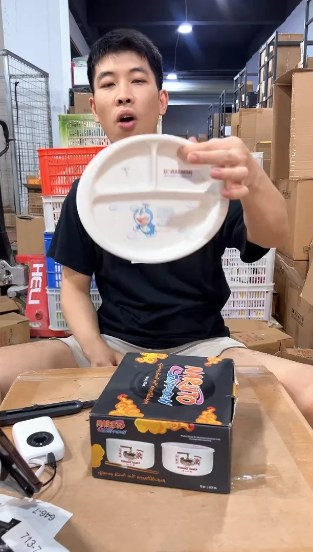 瓷片叮当猫分餐盘