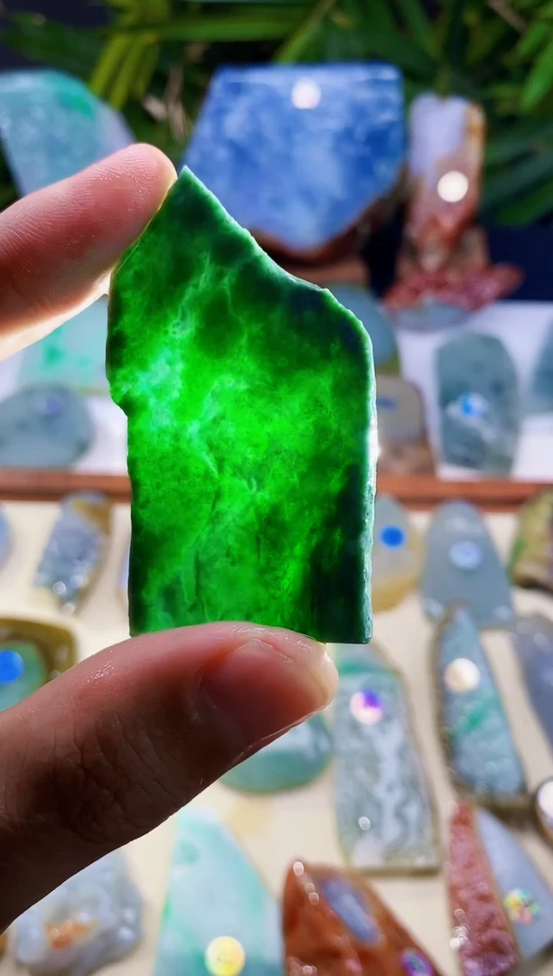 定制翡翠未镶嵌翡翠