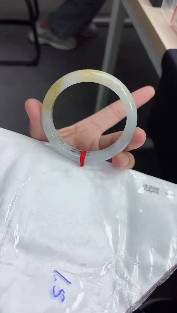 未镶嵌手镯翡翠手镯