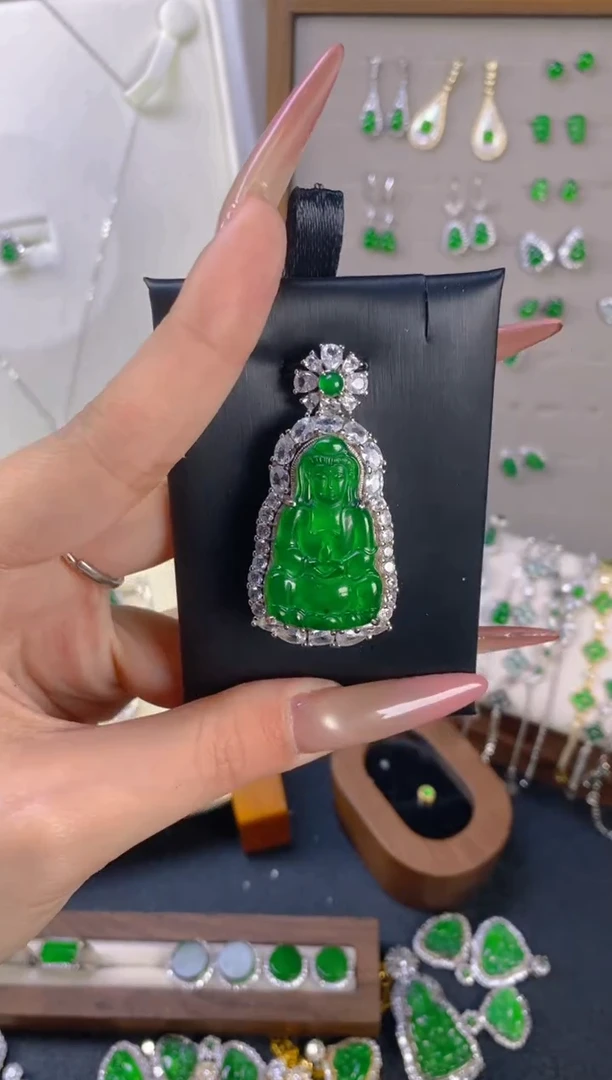 颈饰银S925镶嵌翡翠多样性