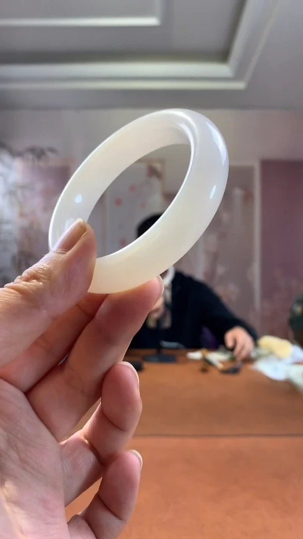 未镶嵌和田玉把件高品白玉手镯58+