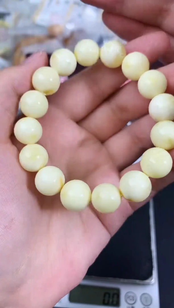 蜜蜡未镶嵌珠宝奇石21