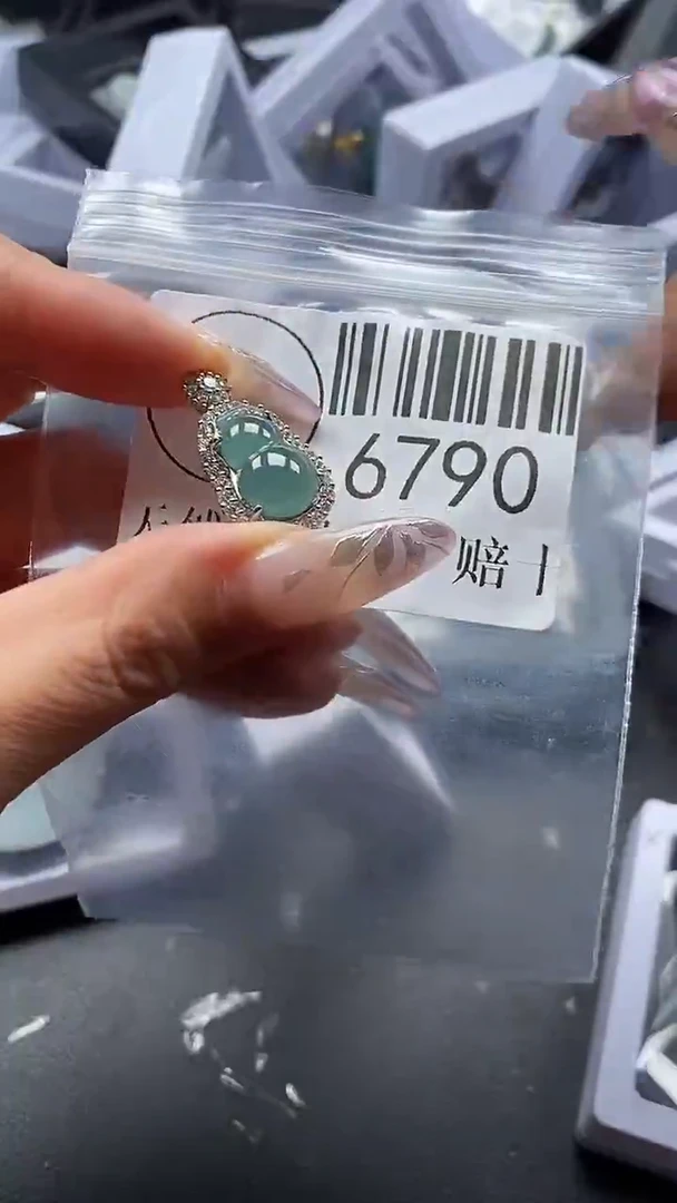 吊坠(不含链)未镶嵌翡翠6790