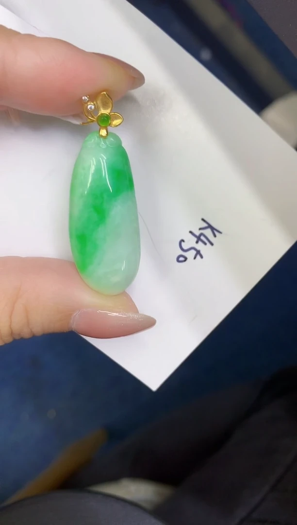 颈饰未镶嵌翡翠缅甸天然翡翠A货