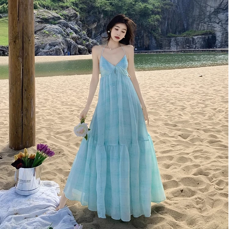法式气质薄荷绿挂脖露背吊带连衣裙夏季三亚拍照沙滩海边出片裙子