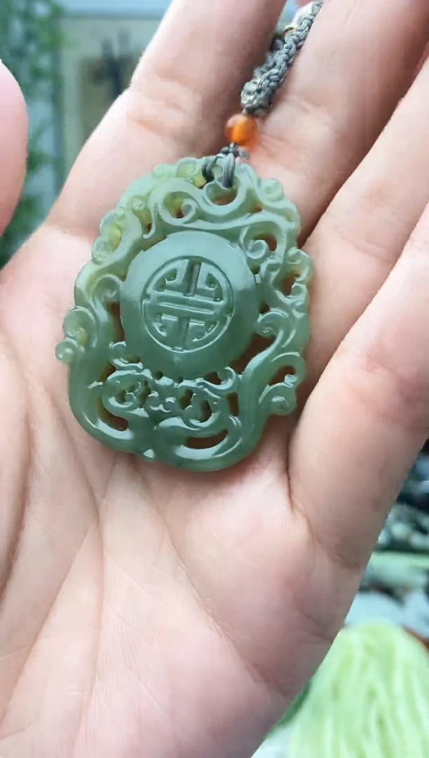 和田玉未镶嵌颈饰仿古牌