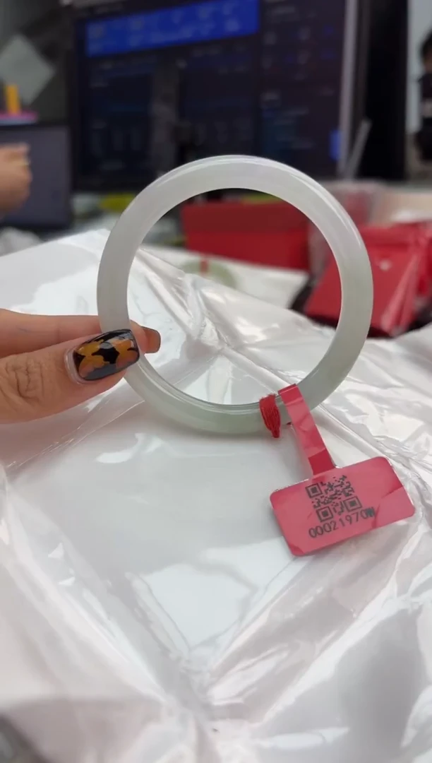 未镶嵌手镯（圆镯）翡翠翡翠手镯6