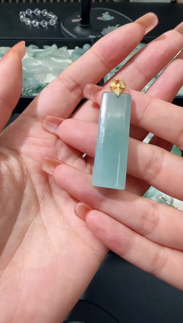 【闪购商品】翡翠颈饰18K金镶嵌TZG0121175