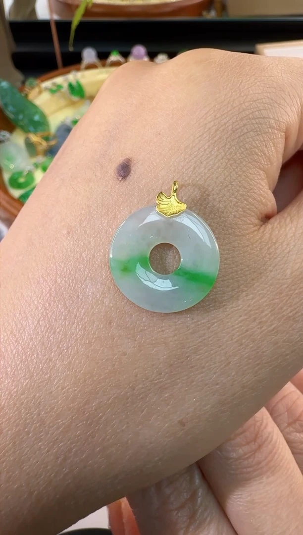 【闪购商品】翡翠颈饰18K金镶嵌缅甸A货翡翠吊坠