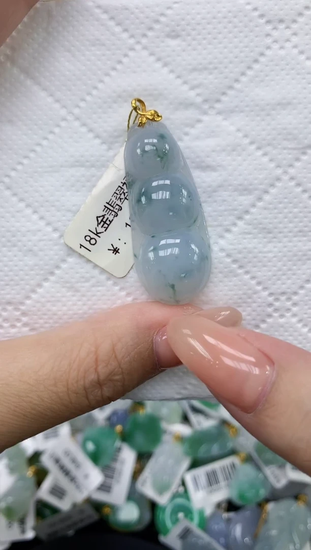 颈饰18K金镶嵌翡翠11111111111