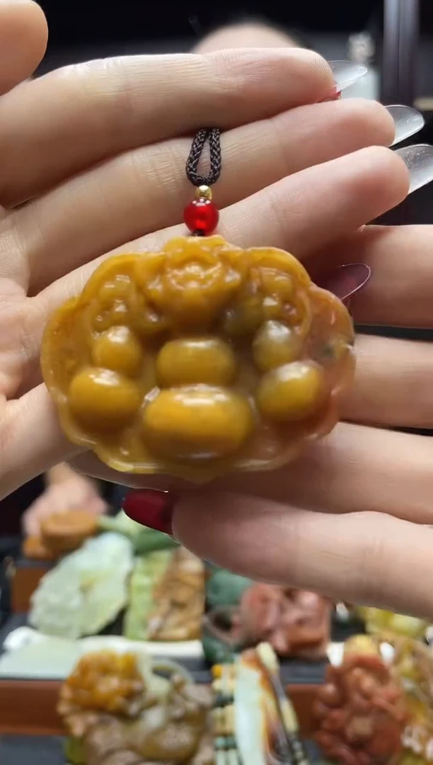 未镶嵌岫玉吊坠·