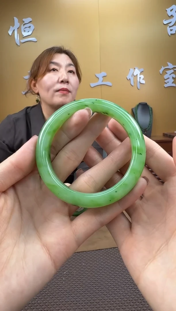 颈饰未镶嵌和田玉手镯57