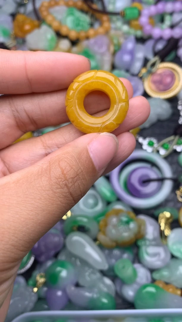 颈饰未镶嵌翡翠缅甸翡翠吊坠