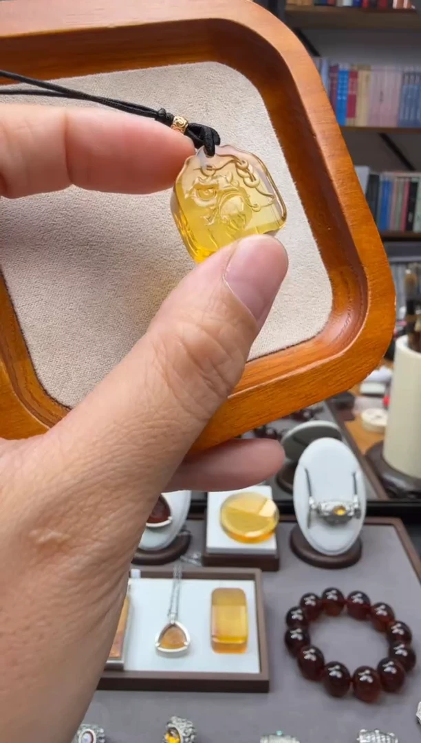 未镶嵌颈饰琥珀手机挂