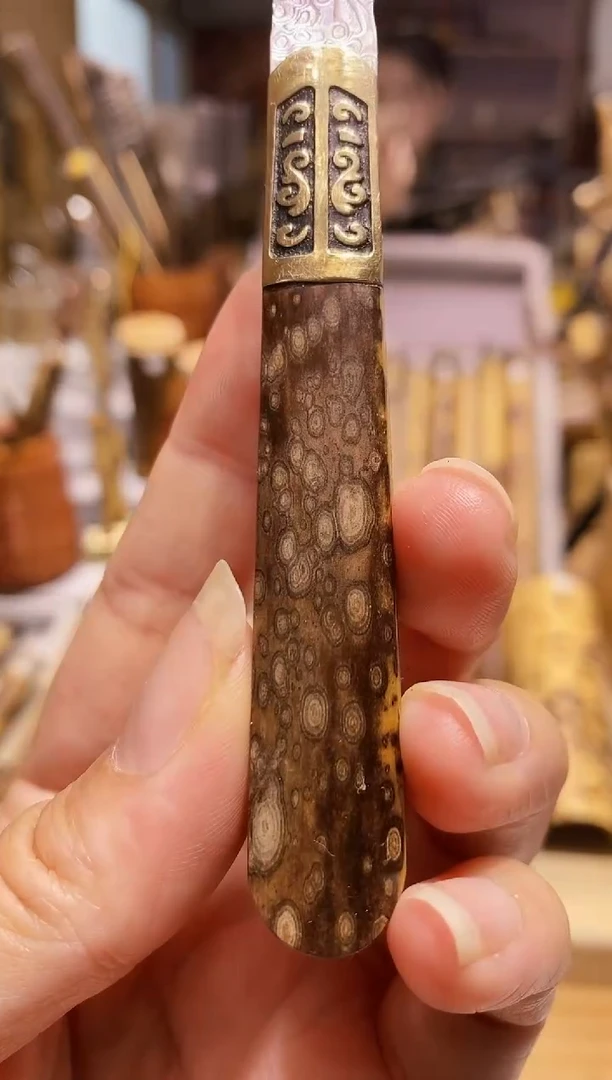 杨*灏老梅鹿竹精品茶刀一把