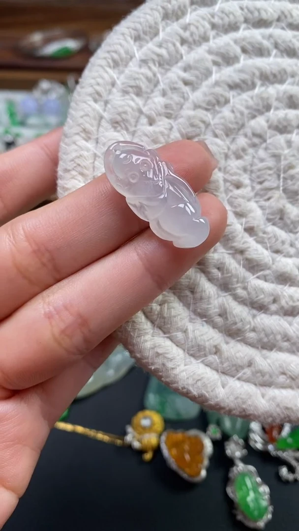 定制翡翠未镶嵌白冰胶小猴