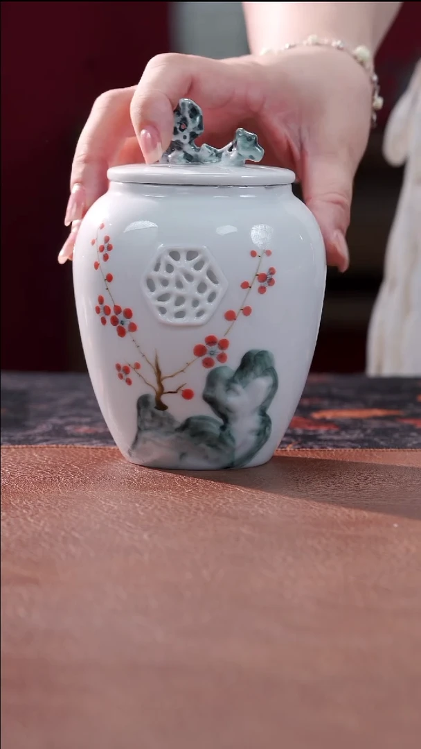太湖石开窗茶叶罐