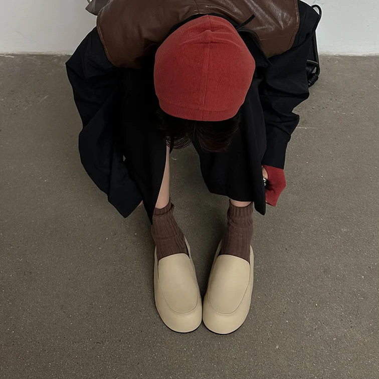 D568-1 SGIRL TWTW 新款一脚蹬英伦风包头平女鞋软底乐福鞋休闲鞋