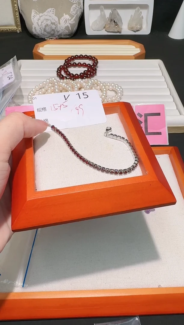 【闪购商品】石榴石手链银S925镶嵌多样性发一V15