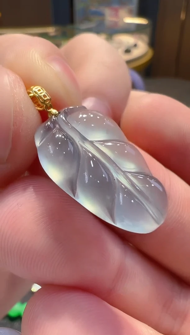 【闪购商品】翡翠吊坠(不含链)18K金镶嵌