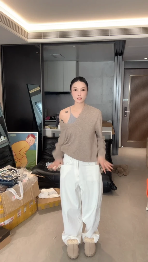 白色m码灯芯绒牛仔裤