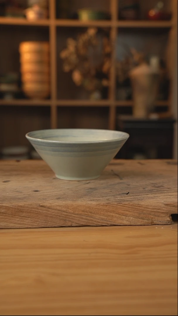 青云系列的8英寸斗笠面碗