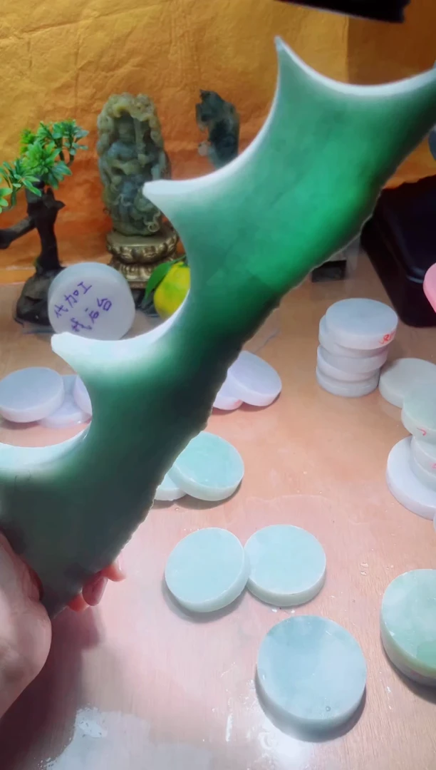 未镶嵌挂件翡翠A货砚曹483